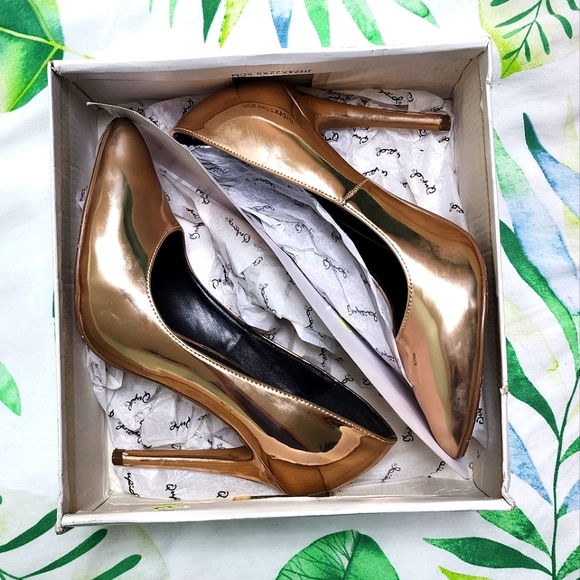 Elegant Rose Gold heels - Picture 4 of 8